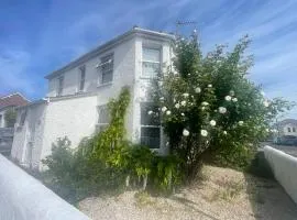 South Coast Guest Rooms With Parking Space