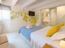 Spagna Lemon Suites