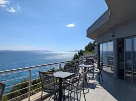 Ark Beach Apartments