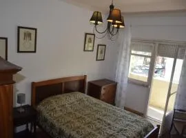 Monte Abraão- Quarto com banho compartilhado sem serviços