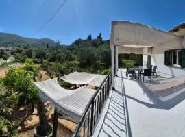 Villa Skinilla with Mountain View