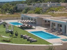 Villa Lux Solis - With 2 Pools