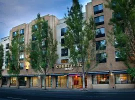 Courtyard Portland Downtown / Convention Center