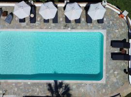 Fragoulis Village, hotel in Parasporos