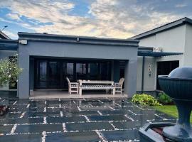 Pula Nala Lodge Bed & Breakfast, hotel v destinaci Rustenburg