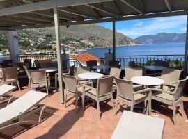 MAKIS VILLAGE-APARTMENTS, hotel in Ayia Evfimia