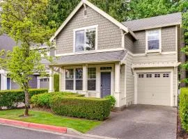 3 Mi to Dtwn Bothell Quaint Family Home with Patio