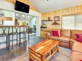Family-Friendly Hideaway Cabin in Lakeside!