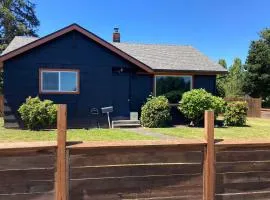 3 Mi to Emerald Downs Pet-Friendly Home