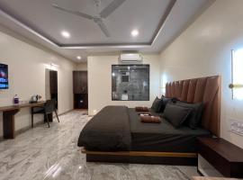 Sabas Tent & Cottages, golf hotel u gradu Mahabale&scaron;var