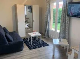 Studio proche mer avec jardin