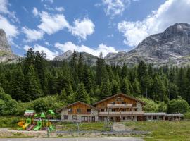 Epicéa Lodge Hôtel et Camping, hotel v destinaci Pralognan-la-Vanoise