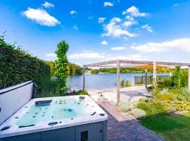 Watervilla van Francke by Droomvilla