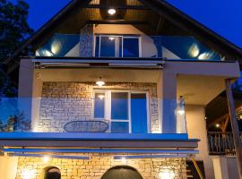 KICIKLA Fire & Wine, βίλα σε Nagybakónak