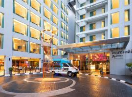 Radisson Suites Bangkok Sukhumvit, hotel v destinaci Bangkok
