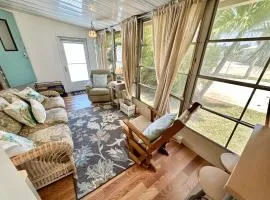 N1019 immaculate 2 b 1 Ba 1978 beach bungalow
