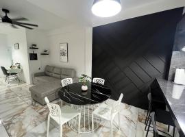 VSS Minimalista in Arecibo - Sleek and Serene Stay Near Beaches, hotel in Arecibo