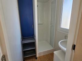 Kagylólak - Ražanac Mobilházak, ξενοδοχείο σε Razanac