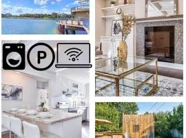Guest Favorite Luxury 3BR Getaway 5 Min to Lake Big Yard Fun