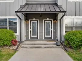 Spectacular Home near Breweries & River District!