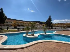 Bungalow familiar con piscina y terraza en El Campello By Turihome