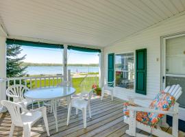 Tallman Lake Access Family-Friendly Home with Dock!, ξενοδοχείο σε Fountain