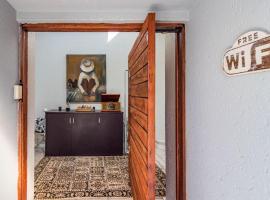 Viesnīca ar burbuļvannām Mind-Body-Soul Guesthouse on Featherbrooke Estate, Krugersdorp, South Africa pilsētā Krehērsdorpa