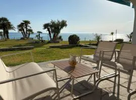 Seafront Family Apartment-Sirens