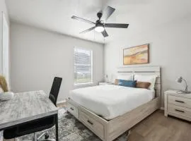 The Chandler 1111 I Comfy 2 Bed 2 Bath