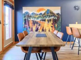 Boardwalk Bliss - Top Floor Downtown Condo