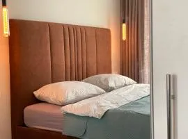 Luxury HOLLYWOOD Apartments