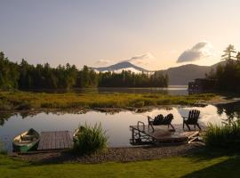 Placid Bay Hotel, hotel near Adirondack Regional Airport - SLK, Lake Placid