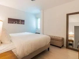 Great Location to Explore-1 BR Near Convention Center