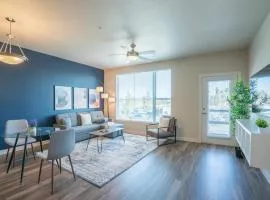 Spacious 1BD - Balcony, Pool, Gym, W-D - Sleeps 4