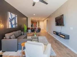 Spacious 2BD - ASU - Sloan Pk - WD Parking Sleeps 8