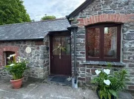 Coppingers Cottage, Galsham Farm