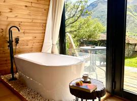 Kuro cottage- A frame, hotel en Kazbegi