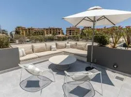 2 BR Cabo Marina Walk to Beach & Private Jacuzzi