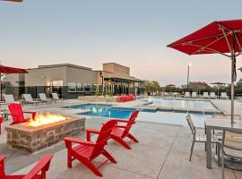 Resort Style - minutes from hospital - Pool, Gym, Free Wi-fi, hotel a Marble Falls