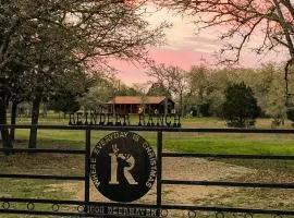 4 Cabins - Reindeer Ranch at Round Top