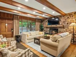 The Horseshoe Hideaway Lake Harmony Cabin w Hot Tub Game Porch