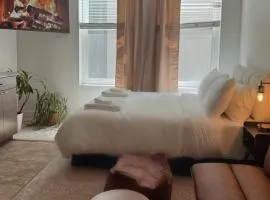 Elegant Suite at Marina-Venice Beach with Pool, Jacuzzi, GYM by Holisticā Retreats