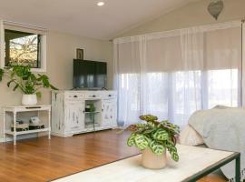 The French Cottage Great Wifi Private, villa in Taupo