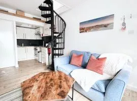 SURF PAD in St Ives, 1 Bed House, 400M to Beach & Harbour