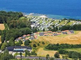 5 person holiday home on a holiday park in Aabenraa、オーベンローのコテージ