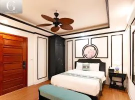 Queen Luxury Hotel