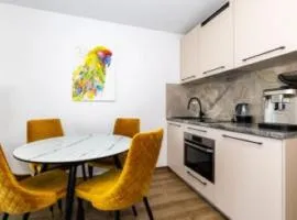 Šeimos apartamentai, Mano Šventovė