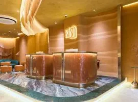 Kin Hotel Ly Tu Trong