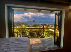El mirador E&A en el Centro Histórico de Oaxaca y vistas a las montañas