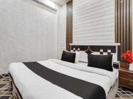 EMERGE HOTEl, hotel in Hardoī